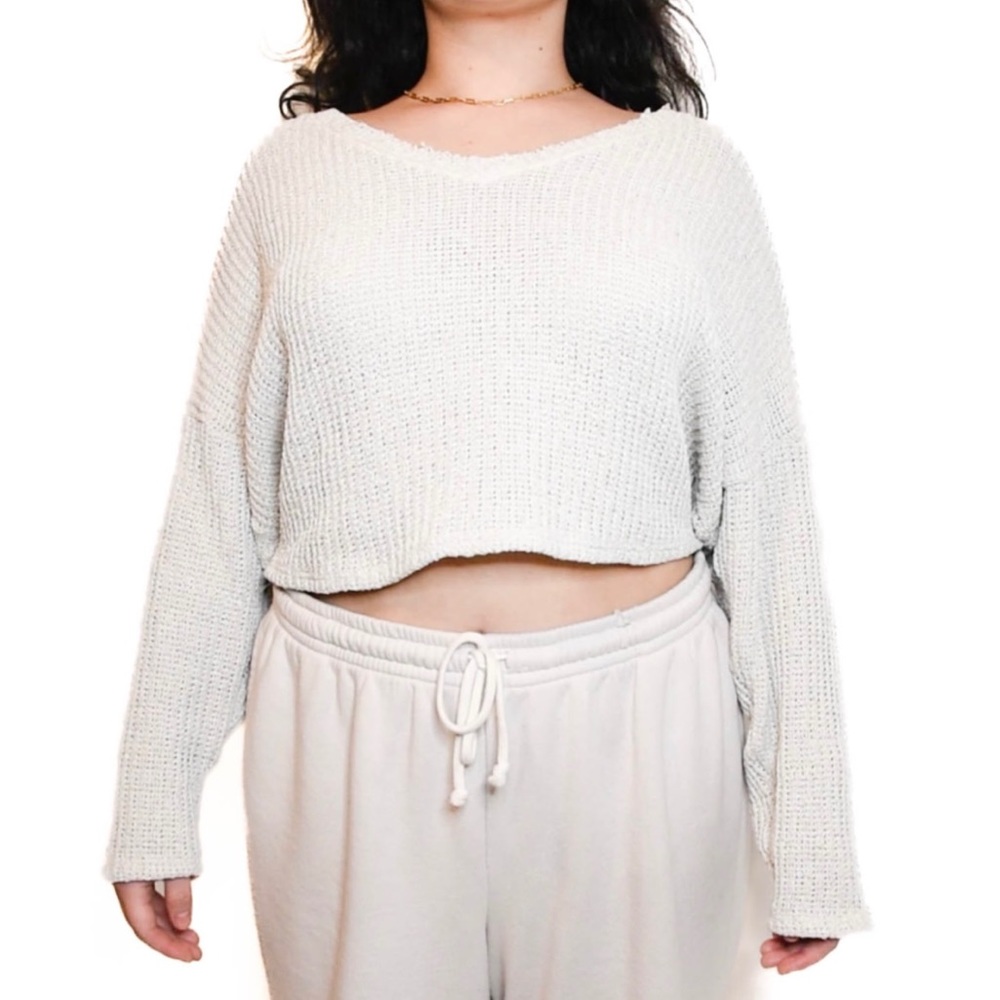 Grey knitted long sleeve cropped sweater by Kittenish